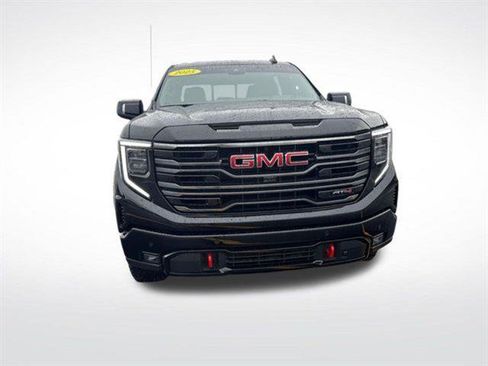 Certified 2025 GMC Sierra 1500 AT4 w/ AT4 Premium Package image 9