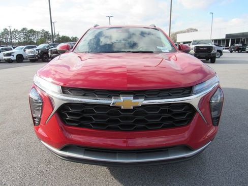New 2026 Chevrolet Trax LT image 2