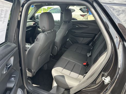 Used 2022 Chevrolet TrailBlazer RS w/ Sun and Liftgate Package AWD/4WD image 28