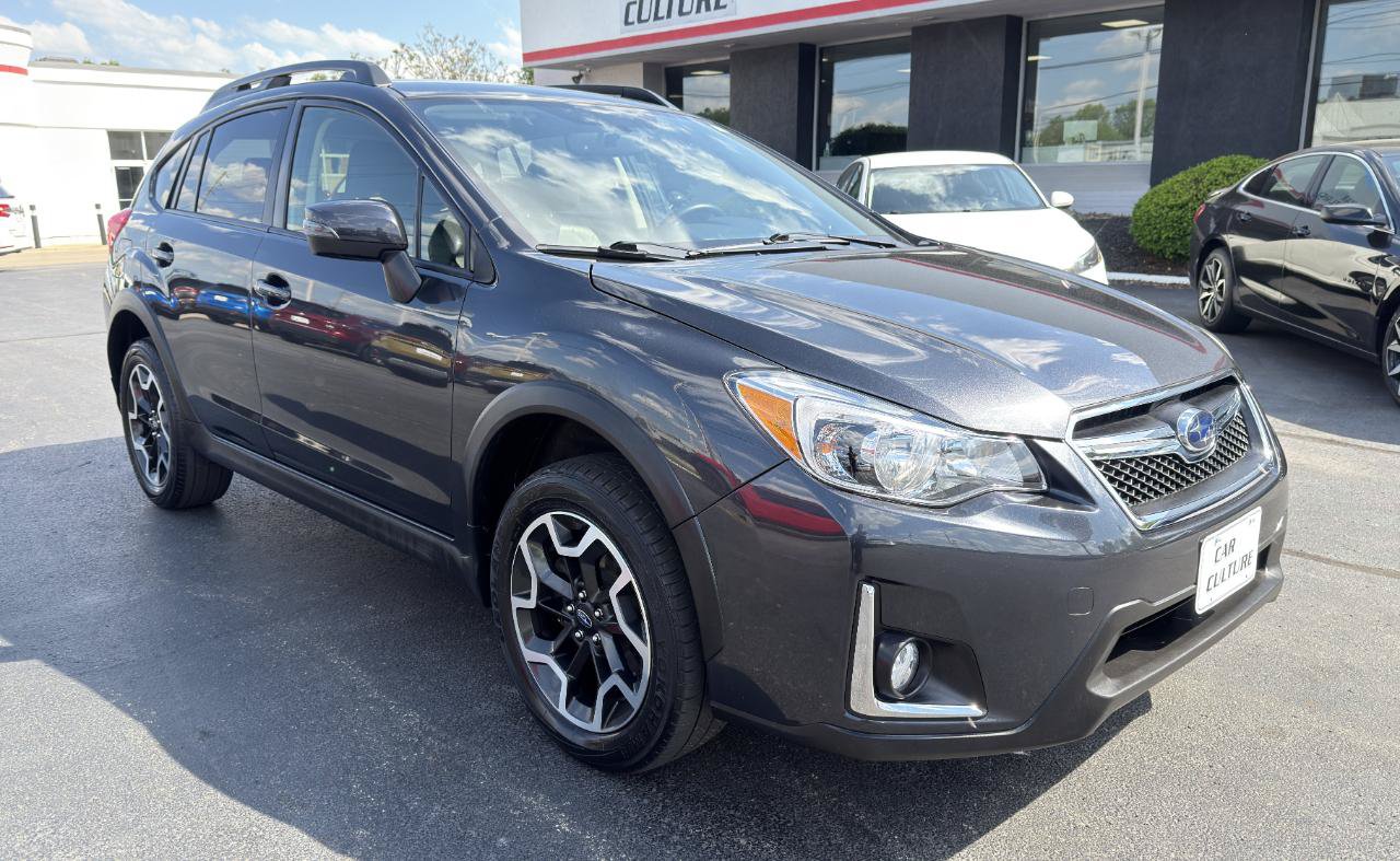 Used 2017 Subaru Crosstrek 2.0i Limited w/ Popular Package #2 AWD/4WD image 3