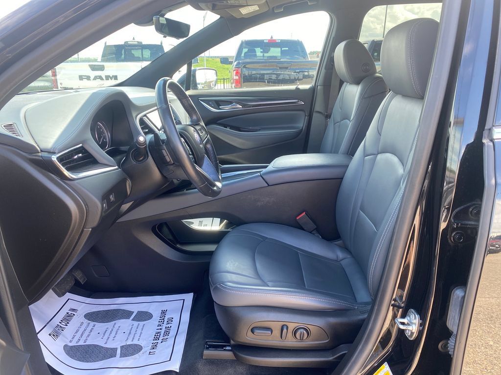 Used 2024 Buick Enclave Essence w/ Experience Buick Package AWD/4WD image 18