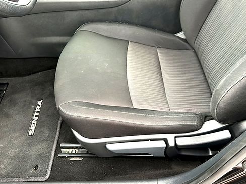 Used 2024 Nissan Sentra SV FWD image 15