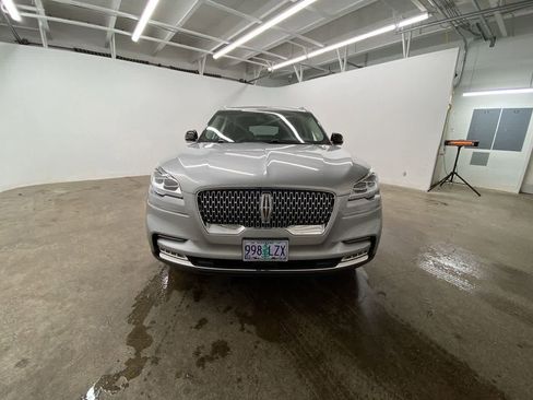 Used 2020 Lincoln Aviator Reserve w/ Equipment Group 202A image 9