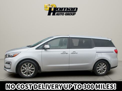 Used 2019 Kia Sedona EX FWD image 2