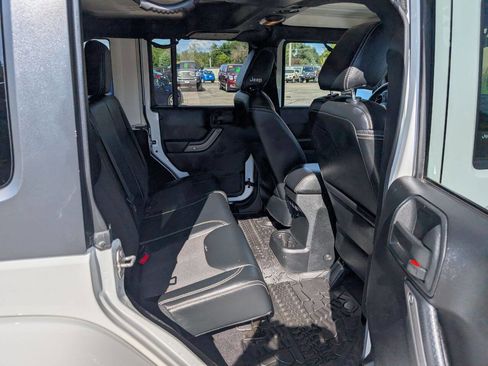 Used 2017 Jeep Wrangler Unlimited Sport image 12