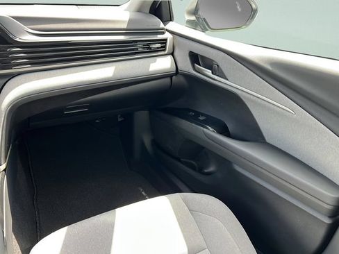 Used 2025 Toyota Camry LE FWD image 12