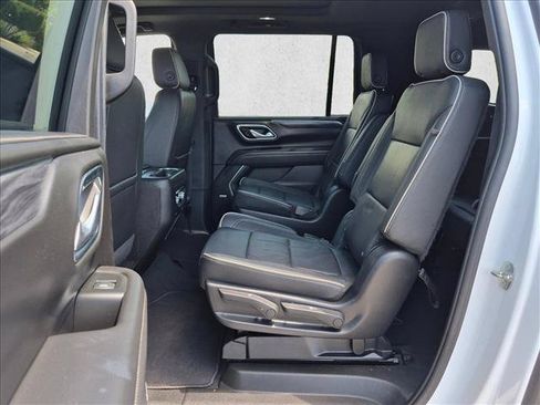 Used 2022 GMC Yukon XL SLT w/ SLT Premium Package RWD image 18