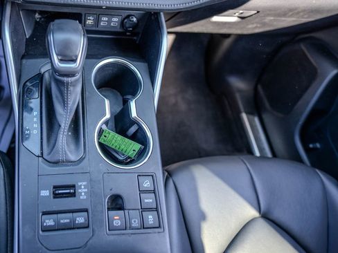 Used 2023 Toyota Highlander XLE image 15