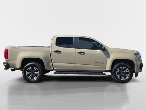Used 2022 Chevrolet Colorado Z71 AWD/4WD image 7