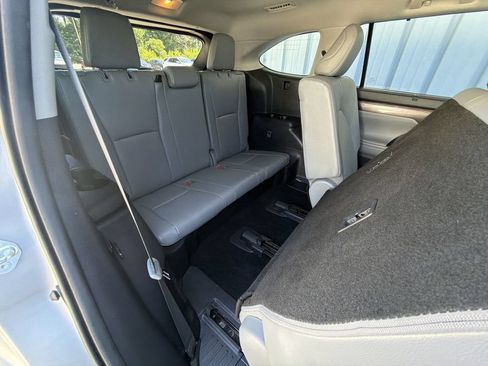 Used 2021 Toyota Highlander Limited AWD/4WD image 28