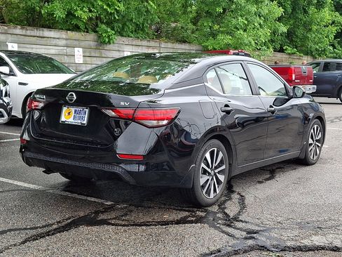 Used 2023 Nissan Sentra SV w/ SV Premium Package FWD image 4