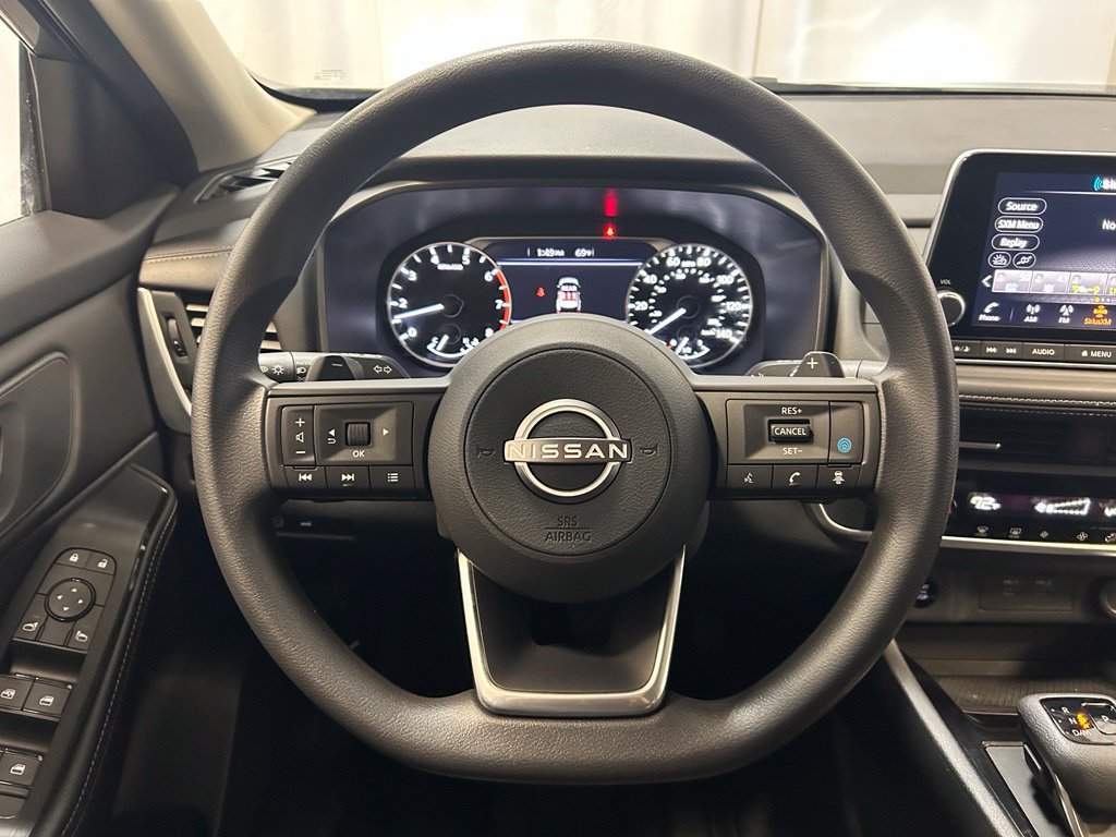 Used 2024 Nissan Rogue SV AWD/4WD image 15