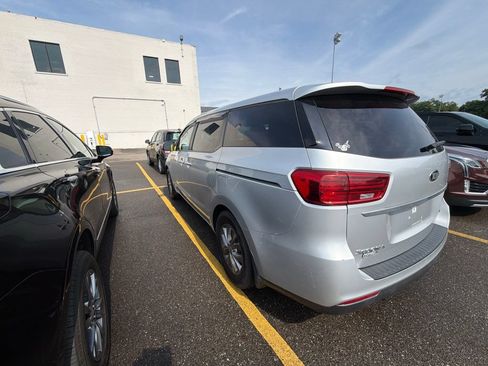 Used 2019 Kia Sedona LX FWD image 8