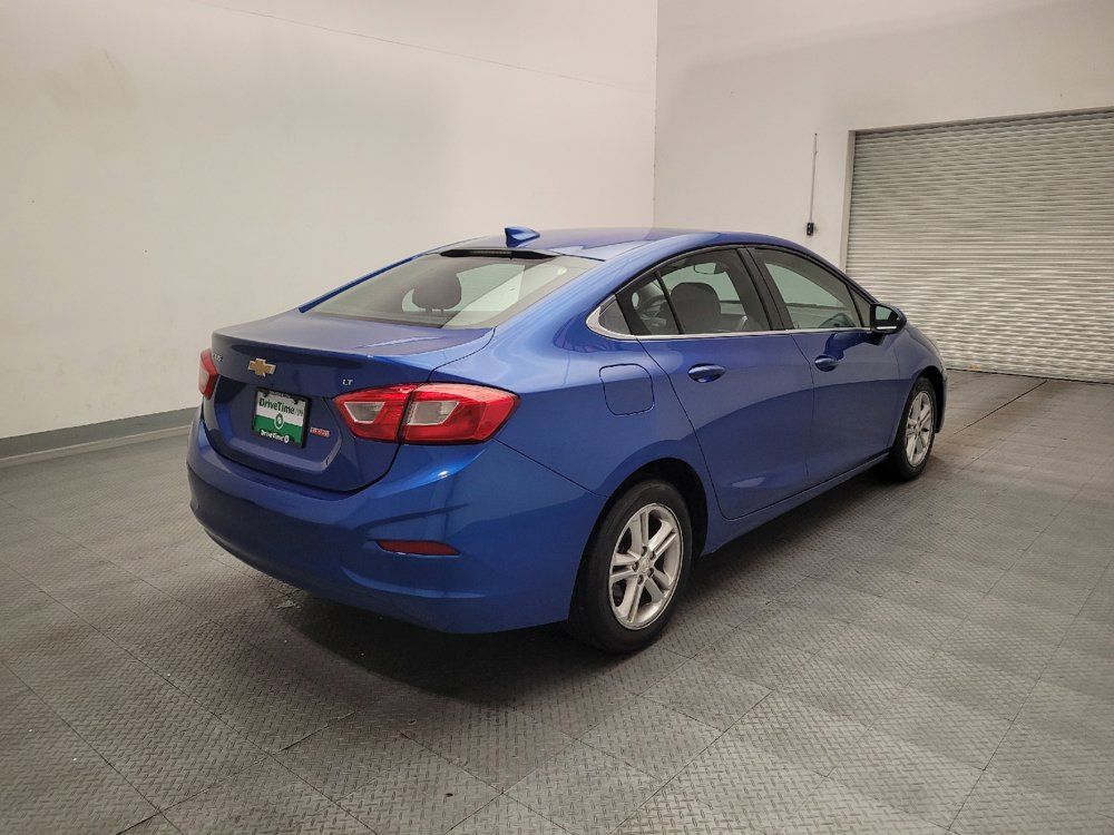 Used 2017 Chevrolet Cruze LT FWD image 9