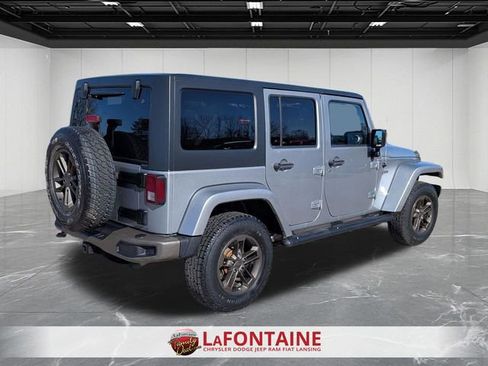 Used 2016 Jeep Wrangler Unlimited Sahara image 5