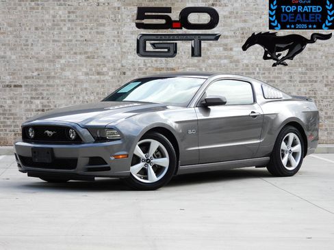 Used 2014 Ford Mustang GT RWD image 2