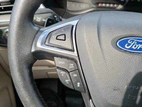 Used 2019 Ford Edge Titanium w/ Equipment Group 301A AWD/4WD image 17