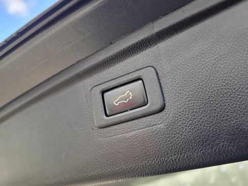 Used 2019 Subaru Outback 2.5i Limited image 11