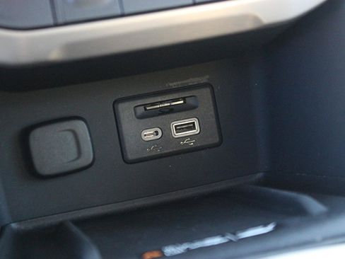 Used 2021 GMC Acadia Denali w/ Denali Technology Package image 27