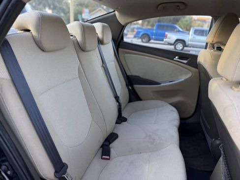 Used 2012 Hyundai Accent GLS image 21