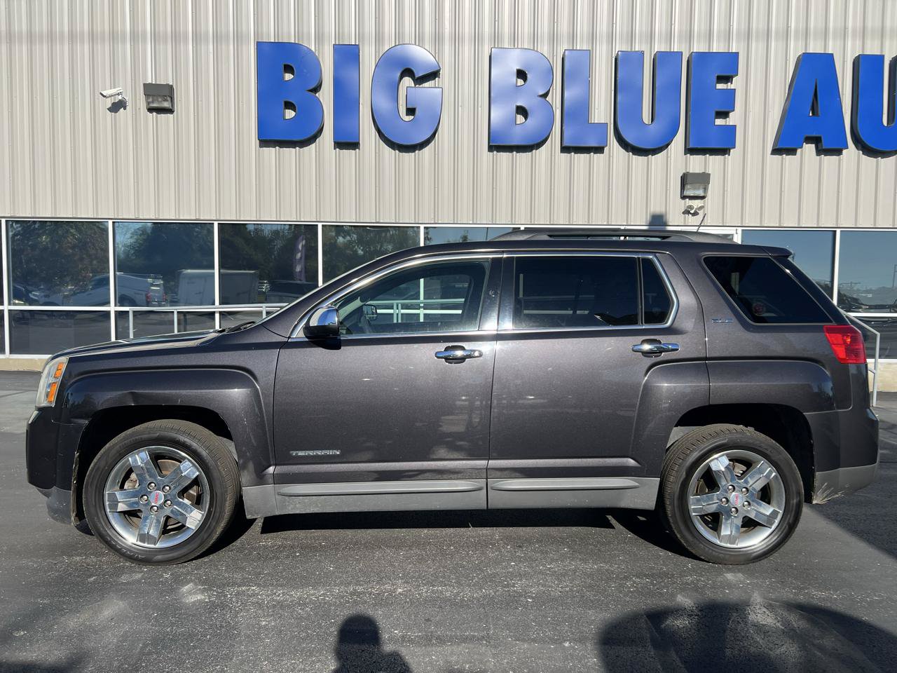 Used 2013 GMC Terrain SLE w/ Chrome Package AWD/4WD image 2