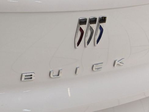 Used 2024 Buick Envista Avenir image 32