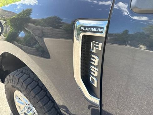 Used 2022 Ford F350 Platinum w/ FX4 Off-Road Package AWD/4WD image 17