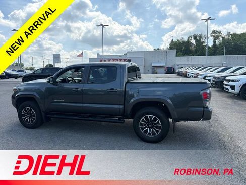 Used 2020 Toyota Tacoma TRD Sport AWD/4WD image 8