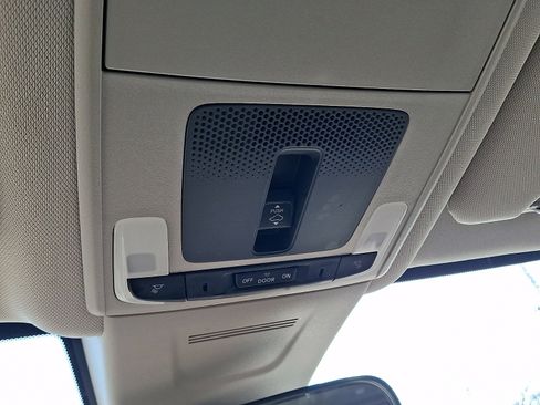 Used 2025 Honda CR-V EX image 27