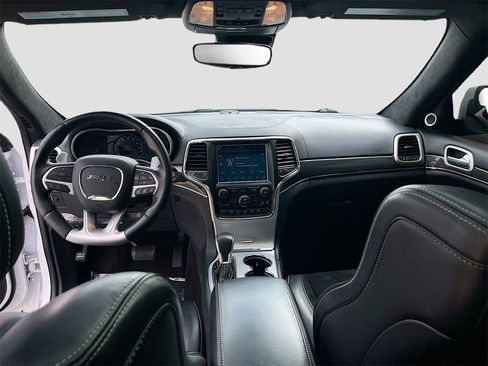 Used 2018 Jeep Grand Cherokee SRT image 26