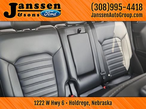 Used 2023 Ford Edge SEL AWD/4WD image 9