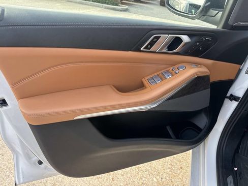 Used 2023 BMW X7 xDrive40i w/ Premium Package image 19