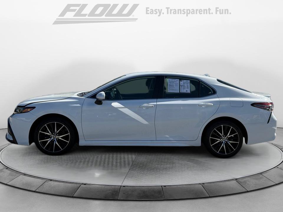 Used 2023 Toyota Camry SE FWD image 5