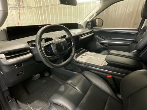 Used 2025 Lincoln Navigator L Reserve image 9