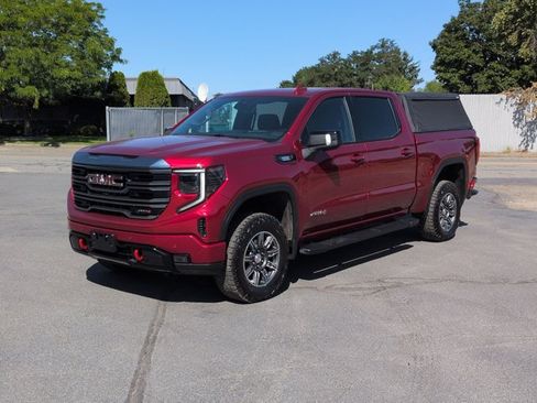 Used 2024 GMC Sierra 1500 AT4 w/ Technology Package AWD/4WD image 4