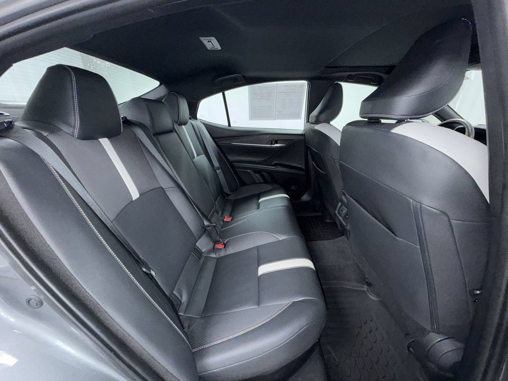 Used 2025 Toyota Camry SE w/ Convenience Package AWD/4WD image 10