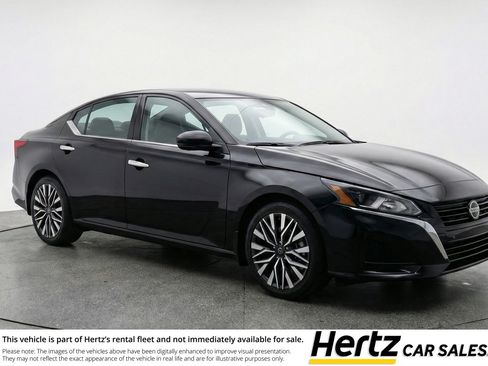 Used 2025 Nissan Altima 2.5 SV FWD image 1