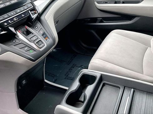 Used 2018 Honda Odyssey EX image 17