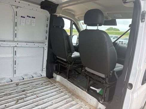 Used 2025 RAM ProMaster 2500 w/ Convenience Group FWD image 13