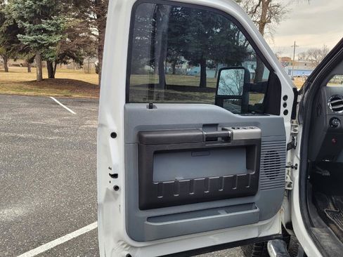 Used 2014 Ford F250 XLT w/ XLT Value Package image 11