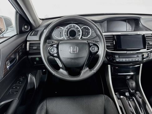 Certified 2017 Honda Accord EX-L image 22