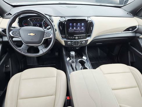 Used 2022 Chevrolet Traverse LT w/ LPO, Floor Liner Package FWD image 10