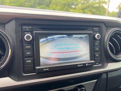 Used 2019 Toyota Tacoma SR5 AWD/4WD image 22