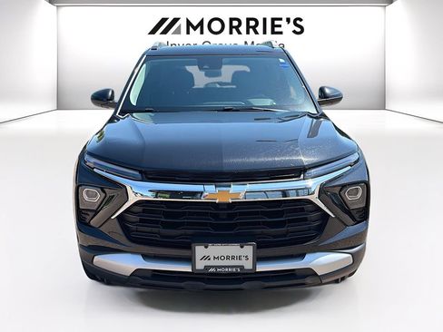 Used 2025 Chevrolet TrailBlazer LT AWD/4WD image 2
