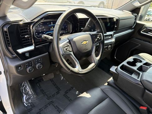 Used 2025 Chevrolet Silverado 2500 LTZ AWD/4WD image 9