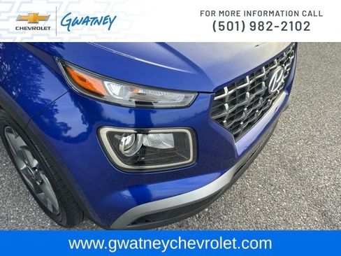 Used 2025 Hyundai Venue SEL FWD image 13