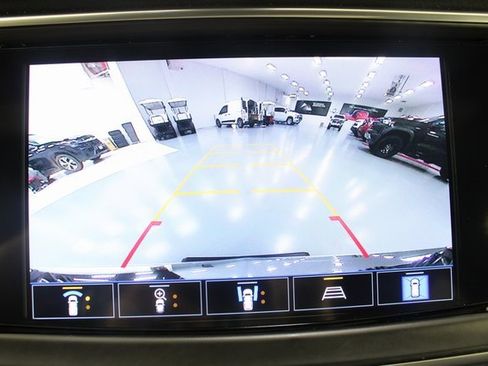 Used 2022 Buick Enclave Avenir w/ Avenir Technology Package image 4