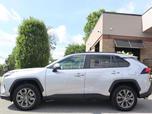 Used 2024 Toyota RAV4 XLE Premium w/ Weather Package AWD/4WD image 10