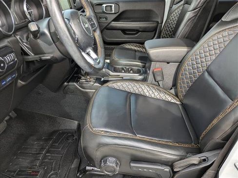 Used 2022 Jeep Wrangler Unlimited Sahara image 16