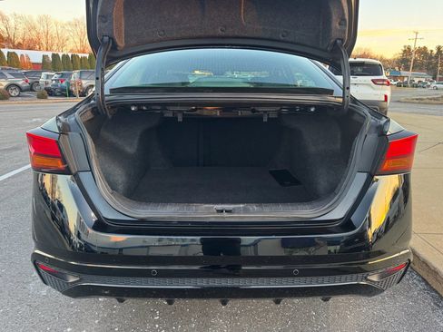 Used 2024 Nissan Altima 2.5 SV image 8